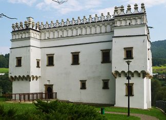 Шимбаркский замок: родовое гнездо семьи Гладышев