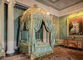 Королевские спальни: 30 самых роскошных спален королевских замков и дворцов