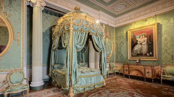 Королевские спальни: 30 самых роскошных спален королевских замков и дворцов