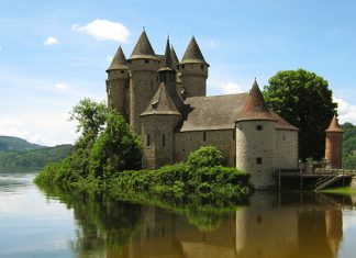 Замки Дордони: 10 потрясающих древних сооружений